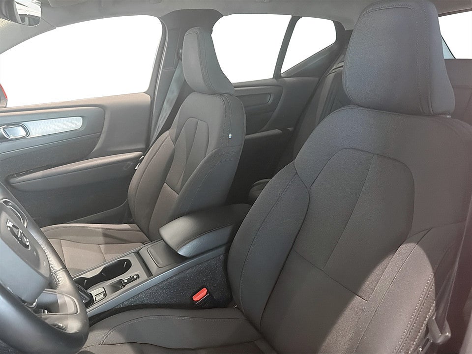 Bild på Volvo XC40 Momentum Advanced T2 129hk Aut RATTVÄRME