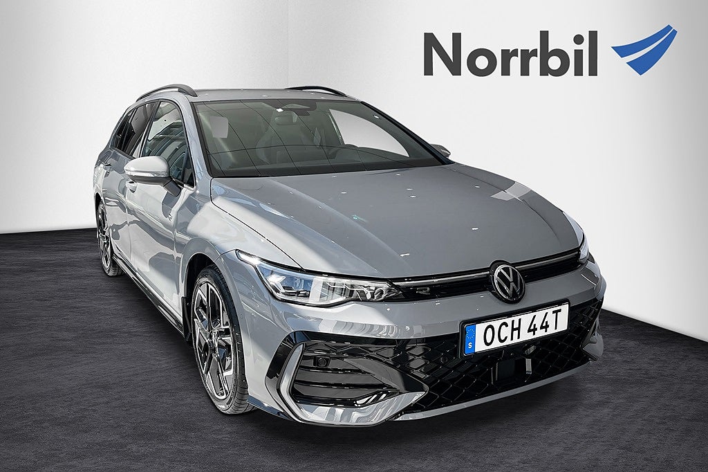 Volkswagen Golf SC  R-Line TSI 204 HK 4Motion Läder/Värmare
