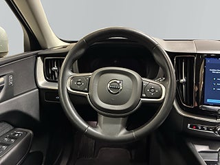 Volvo XC60 Recharge T6 AWD Long Range MOMS Drag Panorama Bvärm Navi S&V