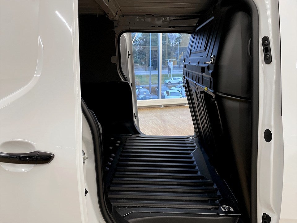 Bild på Opel Combo Elite Diesel 130hk Aut L2 - OMGÅENDE LEVERANS!