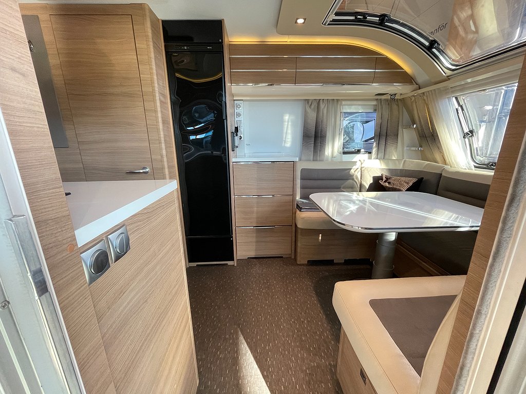 Adria Adora 542 UL / ALDE / Långbädd / Markis /  - Adria