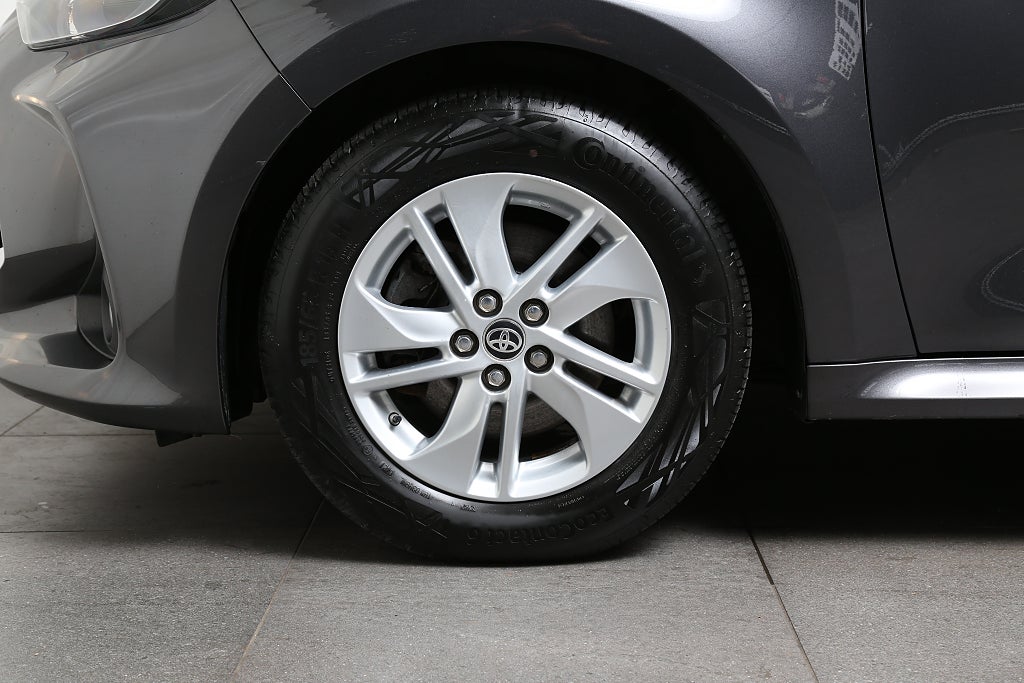 Toyota Yaris 1,5 VVT-i Hybrid CVT Active Kamera 1ägare Motorvärmare 2021