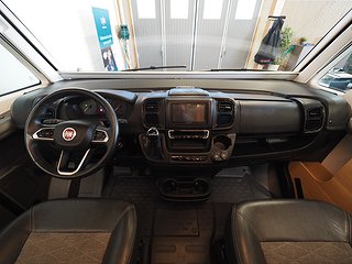 Husbil-integrerad Adria Sonic Plus 700 SL 19 av 19