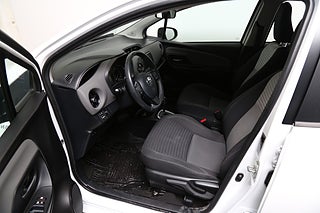 Halvkombi Toyota Yaris 10 av 25