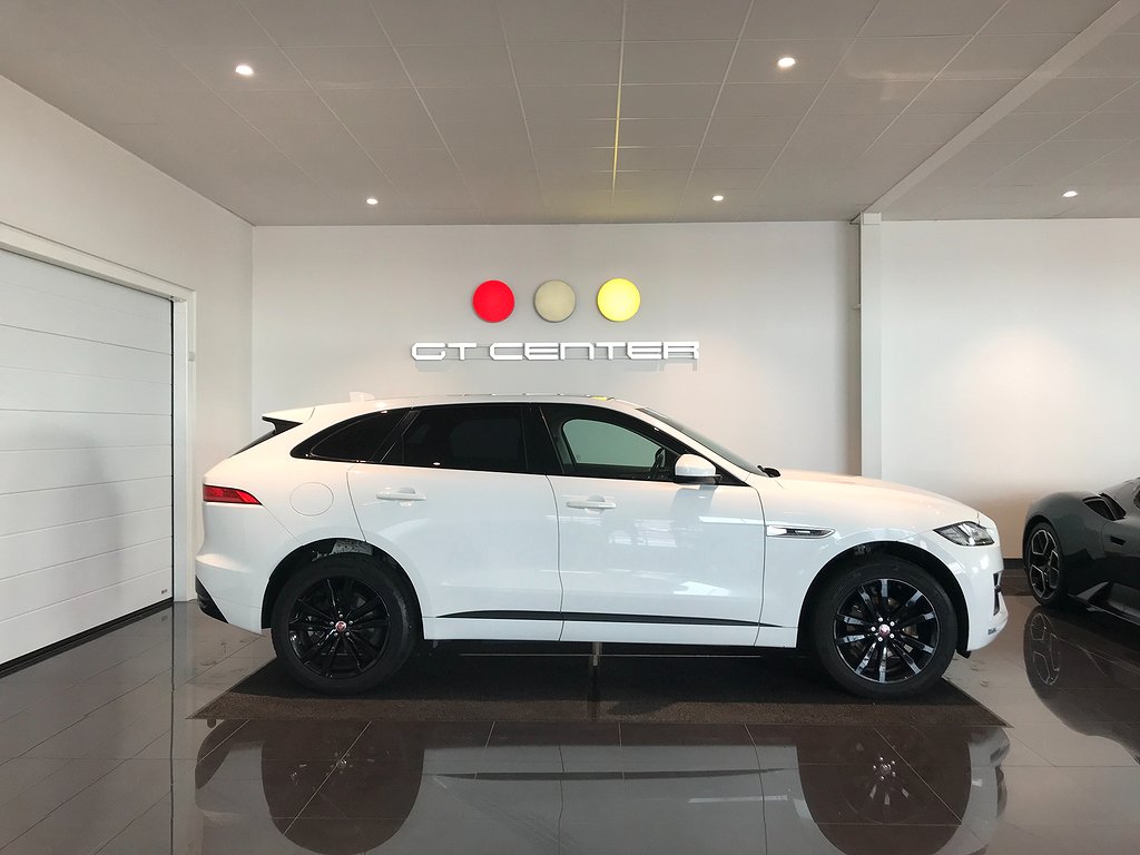 Jaguar F-Pace 20d AWD R-Sport Panorama Kamera Drag 180hk