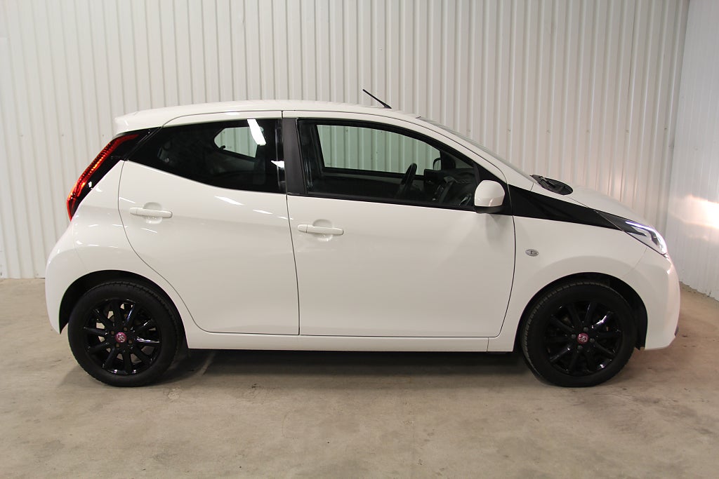 Toyota Aygo 5-dörrar 1.0 VVT-i X-PLAY mycket fin