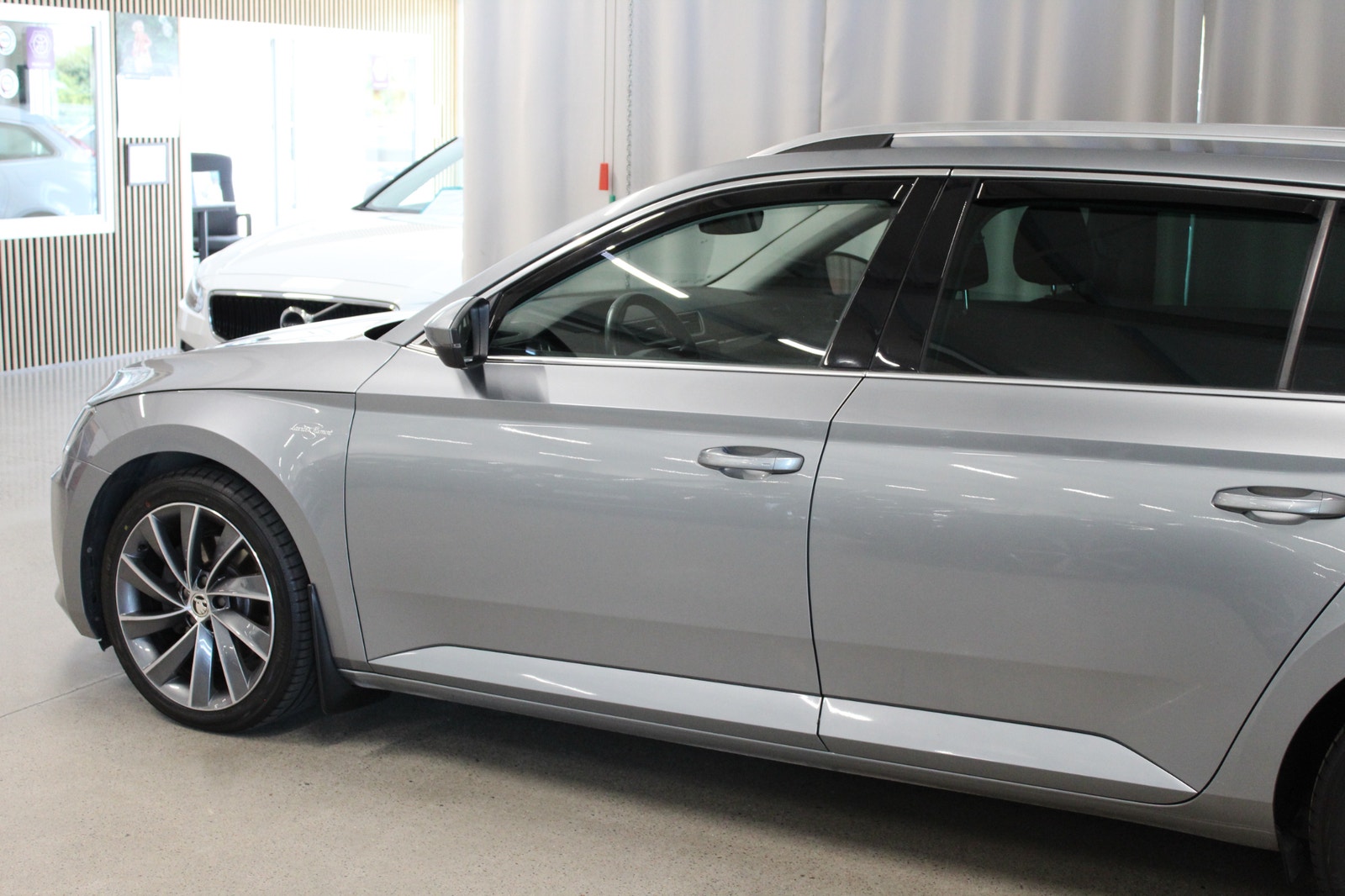 Skoda Superb 2.0 TDI 4x4 SCR Business Edition, L&K, Drag, Värmare 2019 - miniatyr 12
