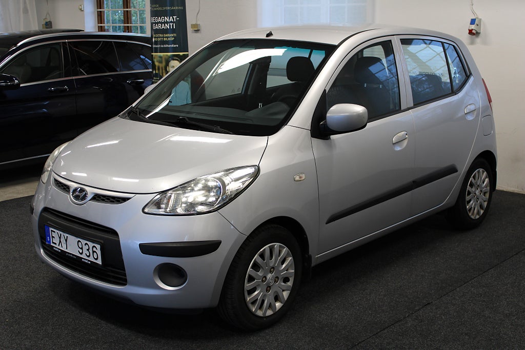 Hyundai i10 1.2 e-Sense /Automat /Lågmil / Vinterdäck /77hk