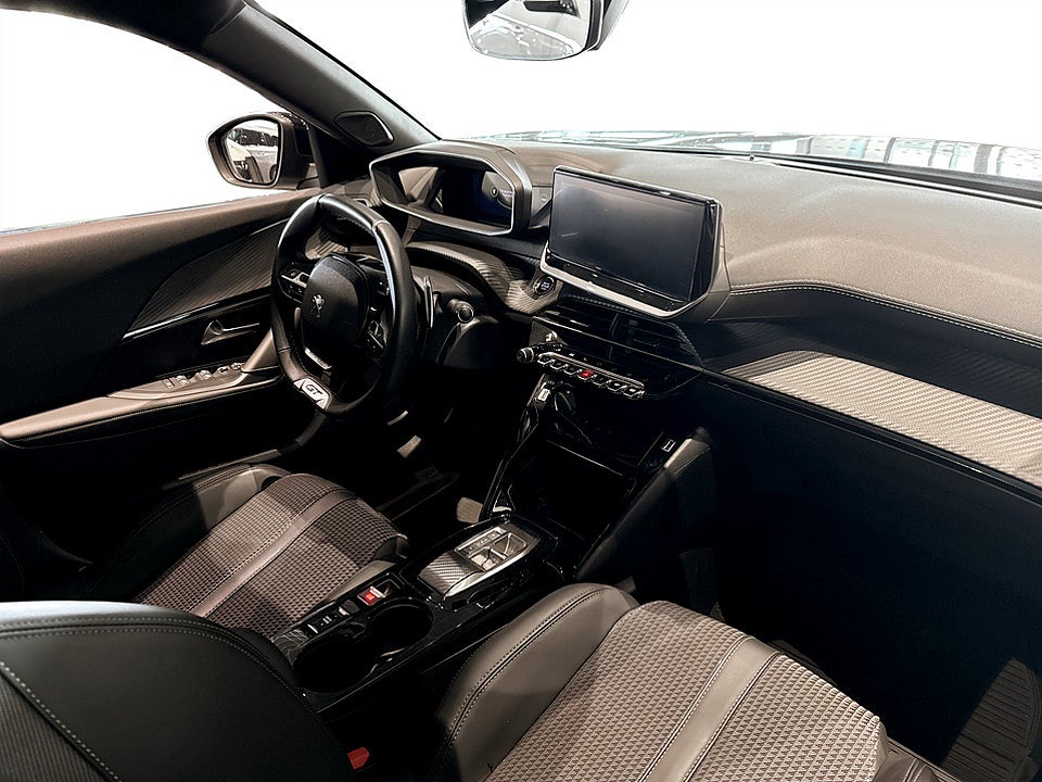 Bild på Peugeot 2008 GT 1.2 PT 130hk Aut B-KAMERA CARPLAY