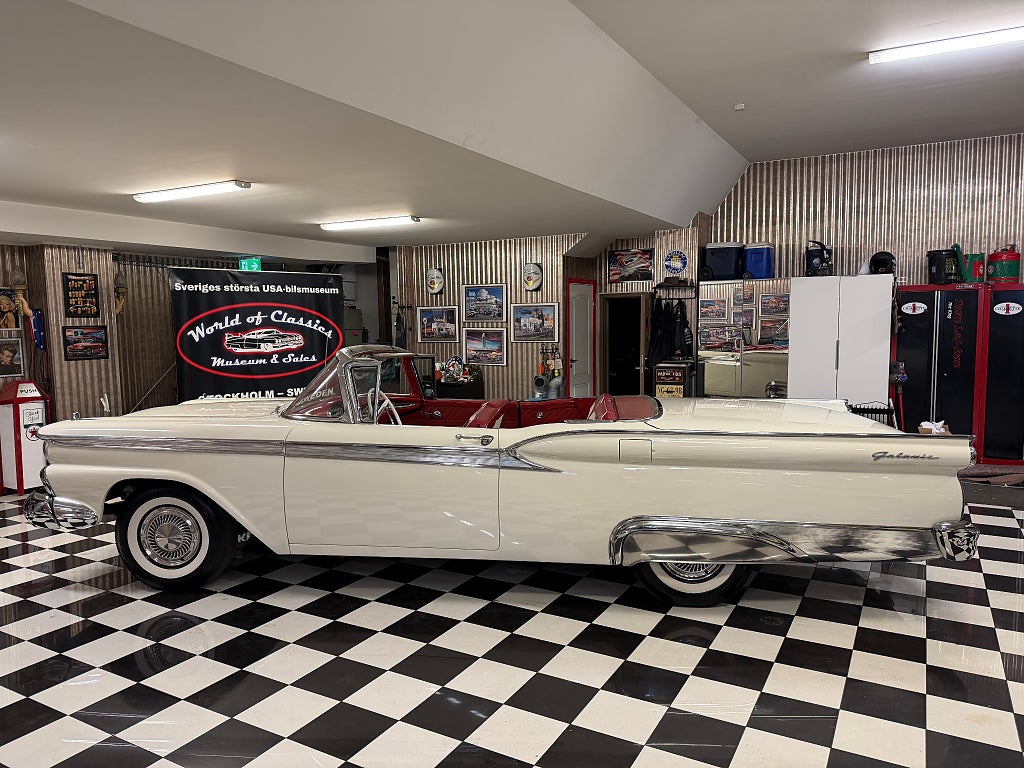 Ford Galaxie 500 Skyliner -59