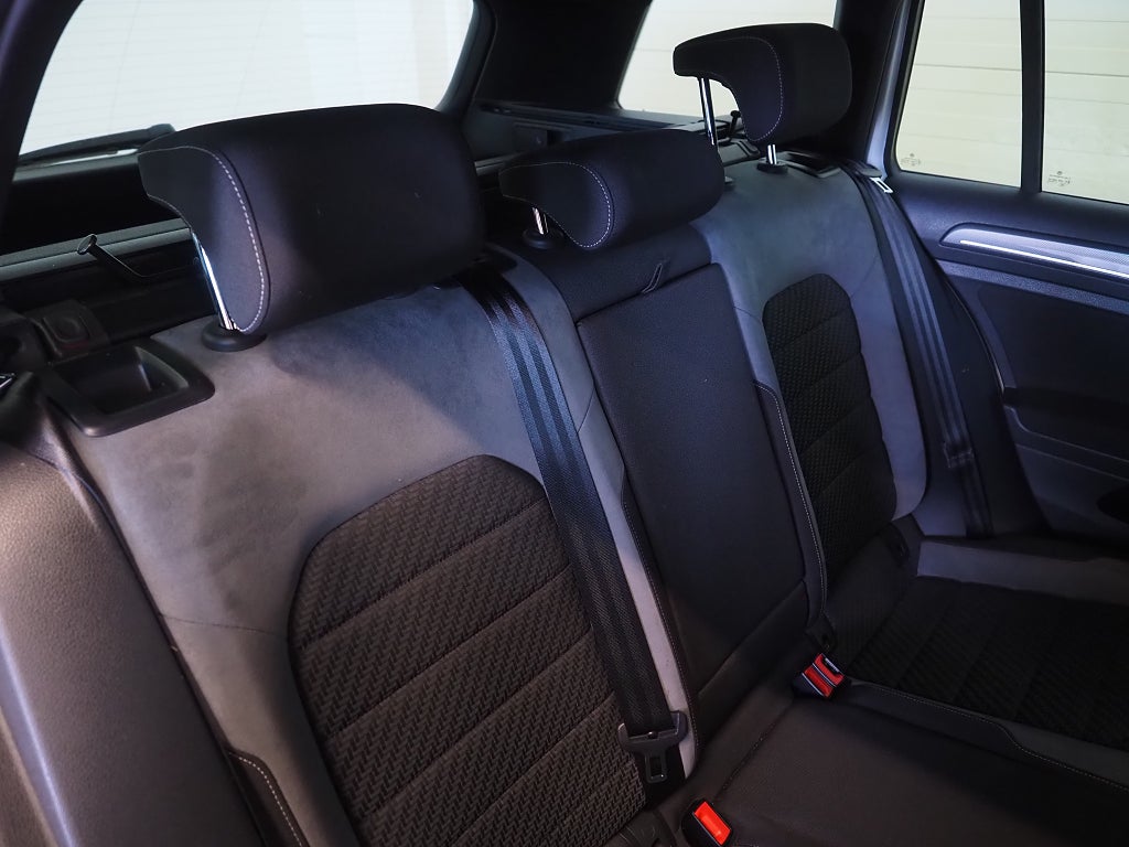 Volkswagen Golf SC 1.5 TSI GT R-Line Cockpit Drag P-Värm B-Kam 2019