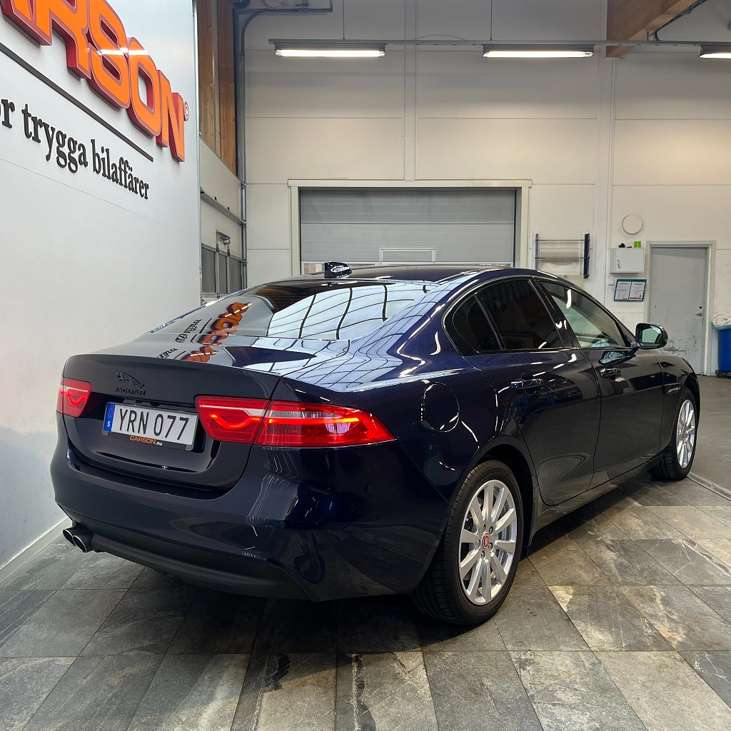 Jaguar XE 20d AWD Meridian Navi Backkamera Värmare Drag