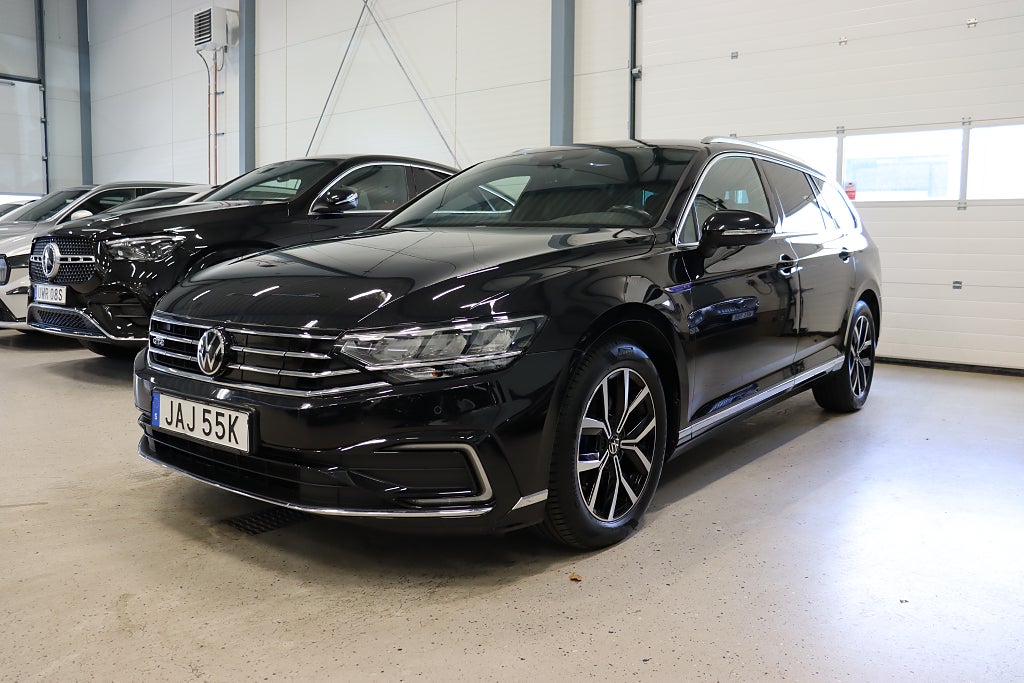Volkswagen Passat Sportscombi GTE 1.4 TSI B-Värm B-Kamera Drag 218hk