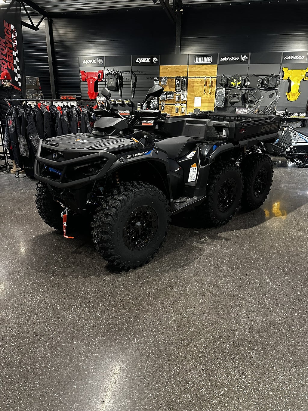 Can-Am Outlander 6x6 Backcountry 1000R