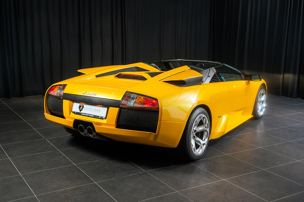 Gallery image 16 of 18