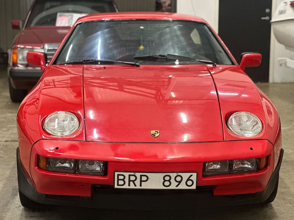 Porsche 928