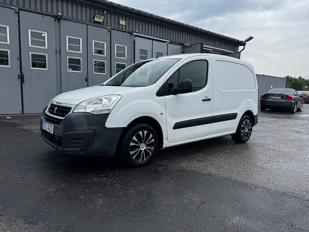 Peugeot Partner Skåpbil 1.6 BlueHDi Euro 6 Låg mil 3 Sits