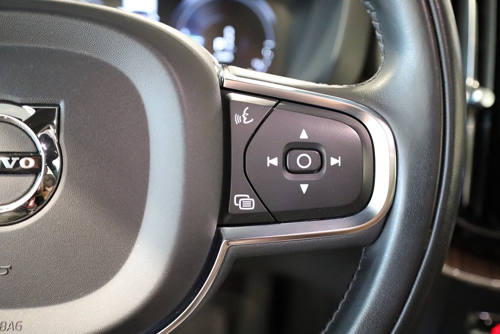 Volvo XC60 Recharge T6 Inscription Exp AWD Pano Skinn Drag 2021