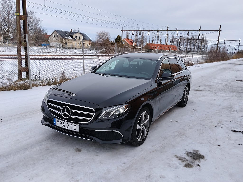 Mercedes-Benz E 300 de T PLUG-IN 9G-Tronic Avantgarde 306HK