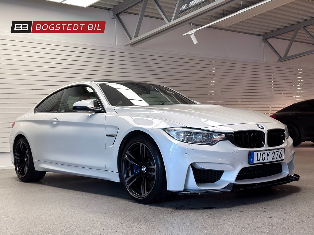 BMW M4 Coupé DCT 431hk | HuD | Kolfiber tak
