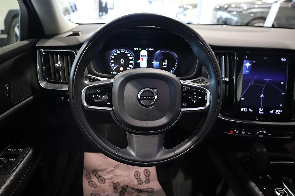 Volvo V60 T6 Twin Engine AWD AUT Momentum Navi VOC Leasbar 2020