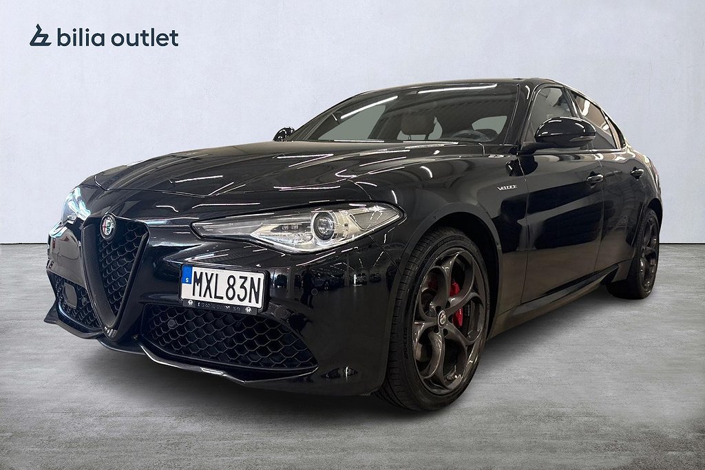 Alfa Romeo Giulia 2.0 Veloce 280hk Skinn B-kam Navi 