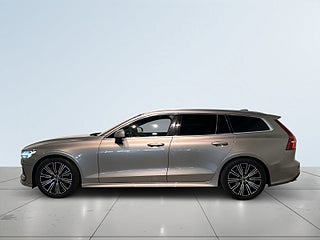 Volvo V60 T6 AWD Inscription Pvärm Pano GPS H/K CarPlay HuD SoV – bild 4