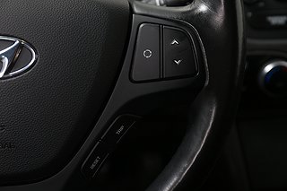 Halvkombi Hyundai i10 11 av 18