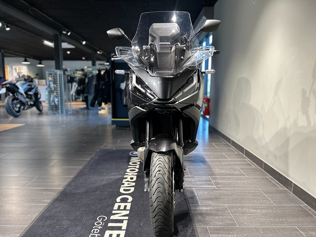 Honda NT1100D / 3,45% Ränta / 3st väskor / Automat / Endast 480 mil