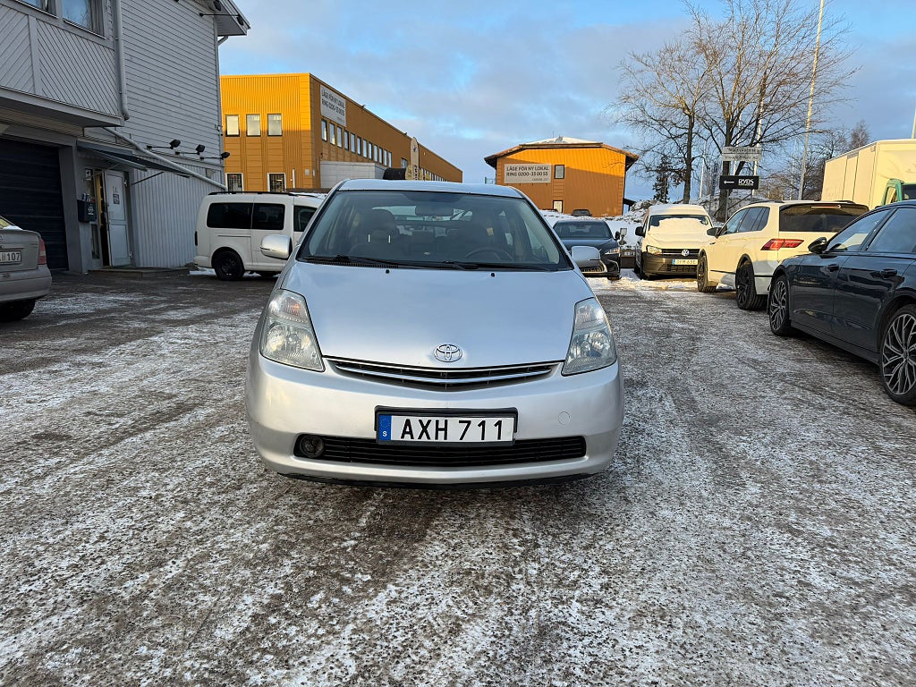 Toyota Prius 1.5 VVT-i + 3CM CVT / BES  / NY SER / HY