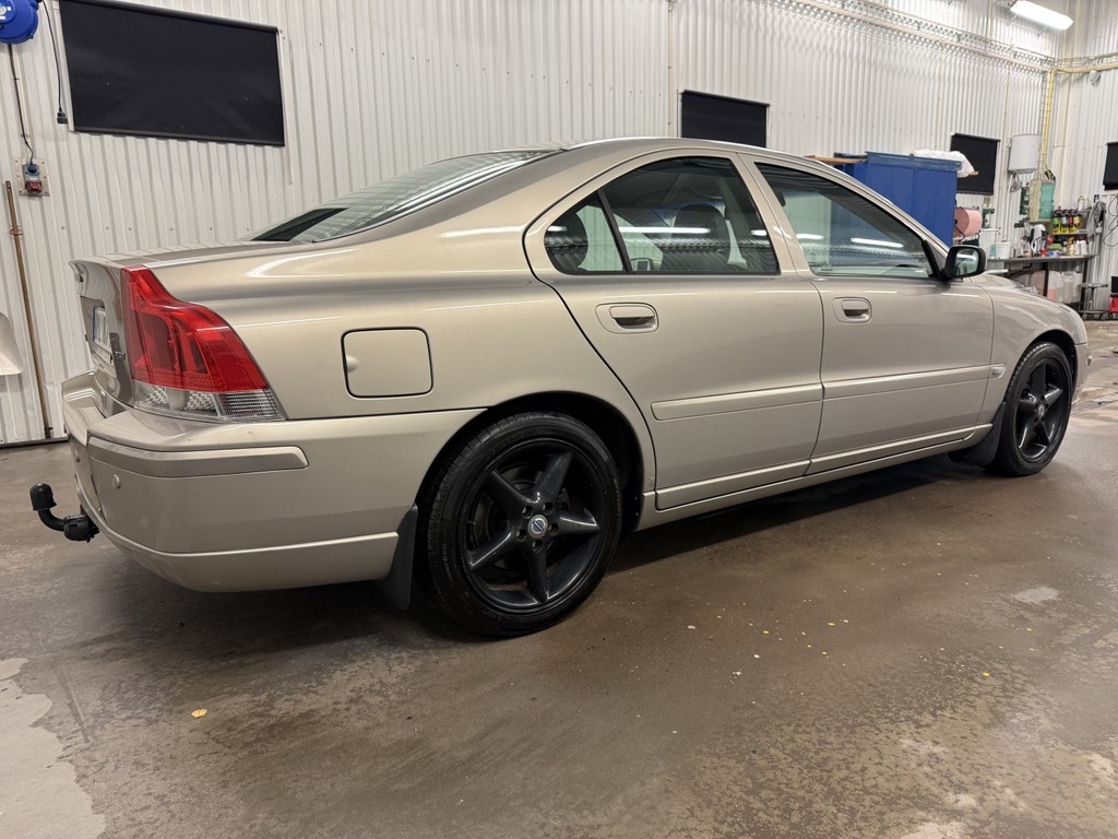 Volvo S60 2.5T Momentum 210Hk 2005, photo 6/51