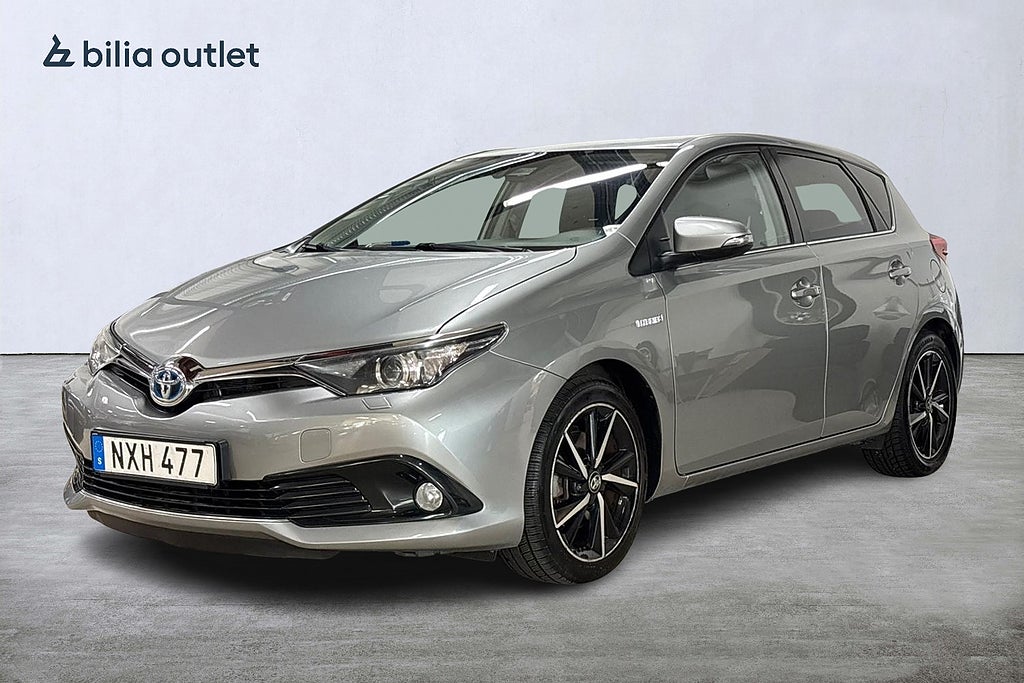 Toyota Auris Hybrid e-CVT Intense Edition 136hk Backkamera