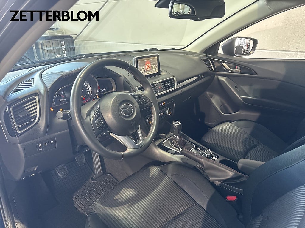 Halvkombi Mazda 3 8 av 15