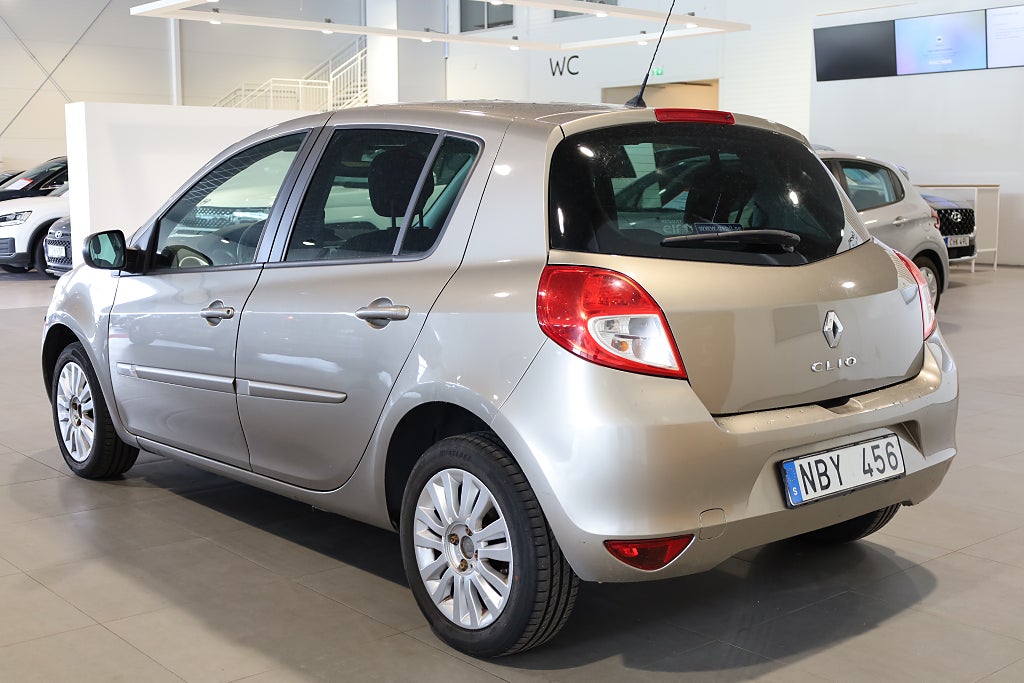 Renault Clio 1,2 75hk 5-dörrars Motorvärmare Nybesiktad 2013