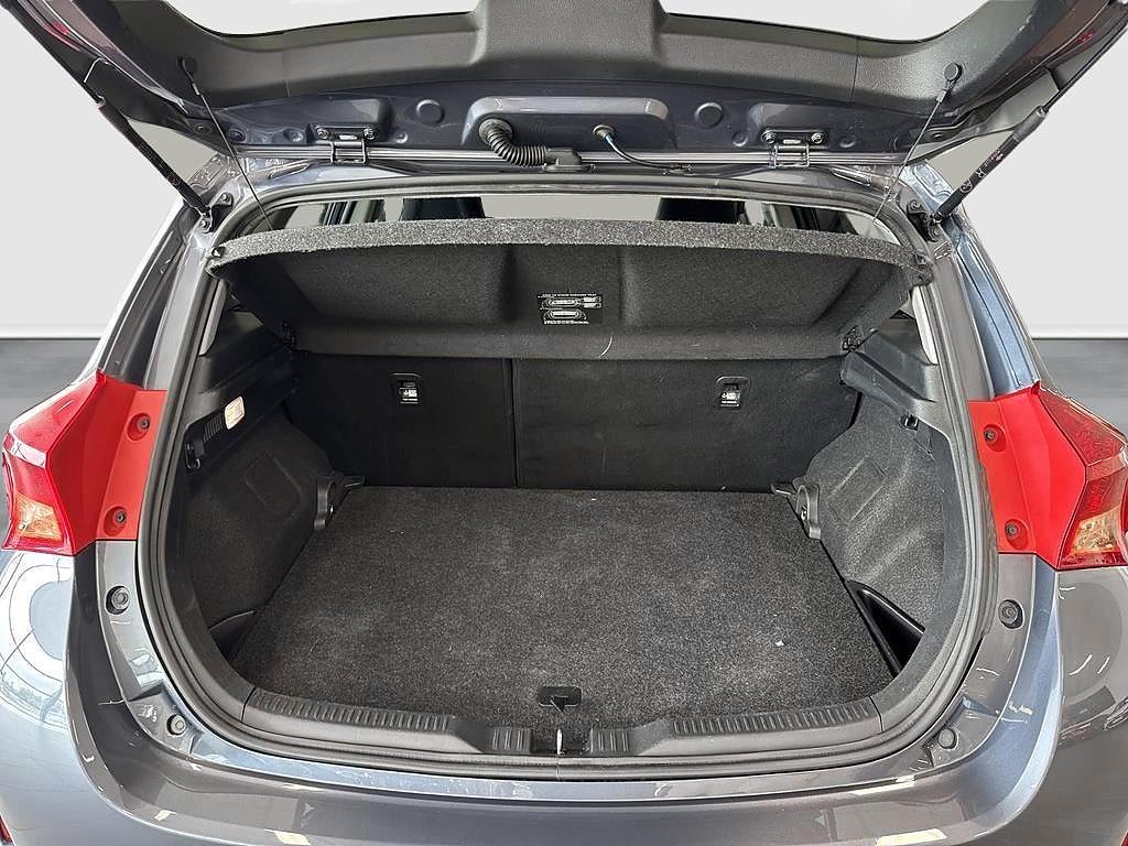 Toyota Auris 2015 - miniatyr 10