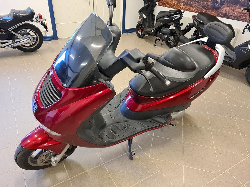 Peugeot ELYSEO 125 CC SCOOTER NU 12900 KR 