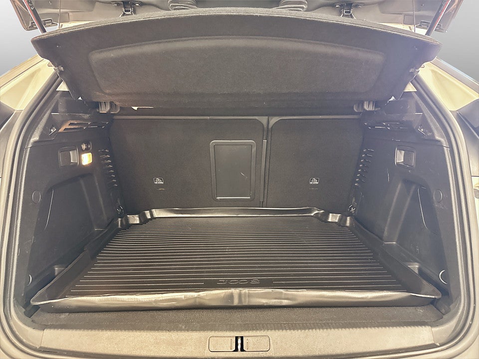 Bild på Peugeot 3008 Allure 1.2 PT 130hk Aut P-SENSORER