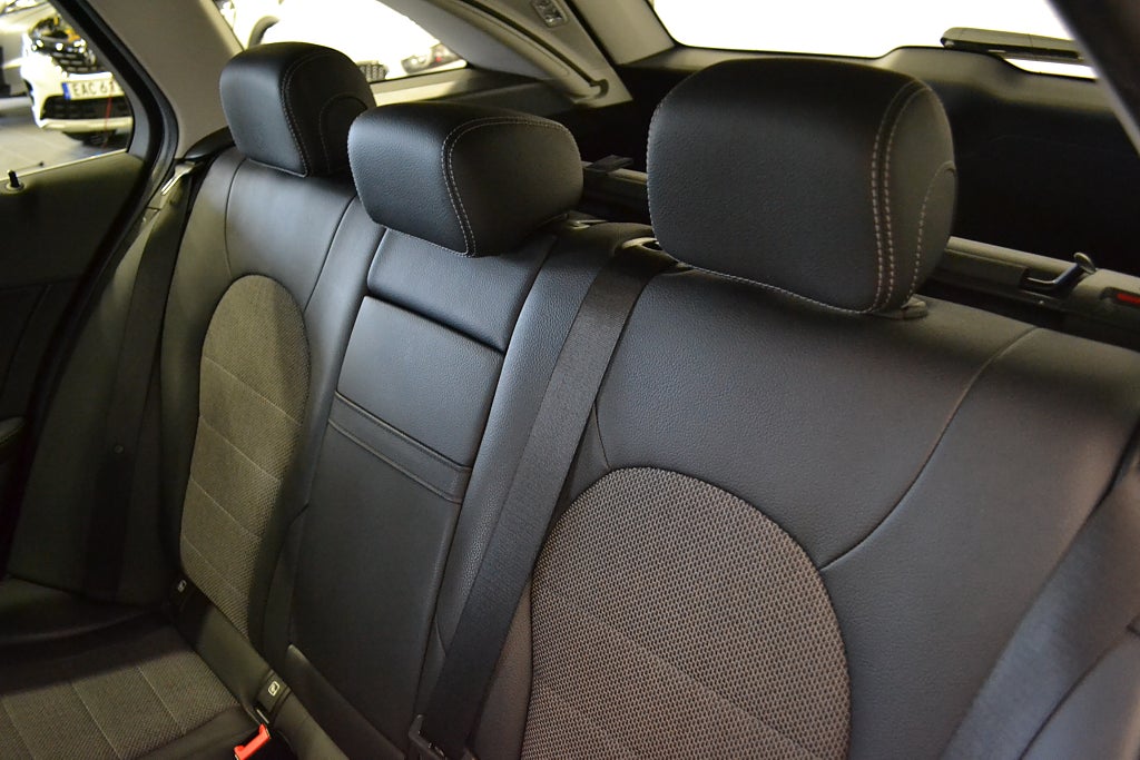 Mercedes-Benz C 200 T 184hk 4MATIC Avantgarde | Drag | Kamera | Navi | 2020