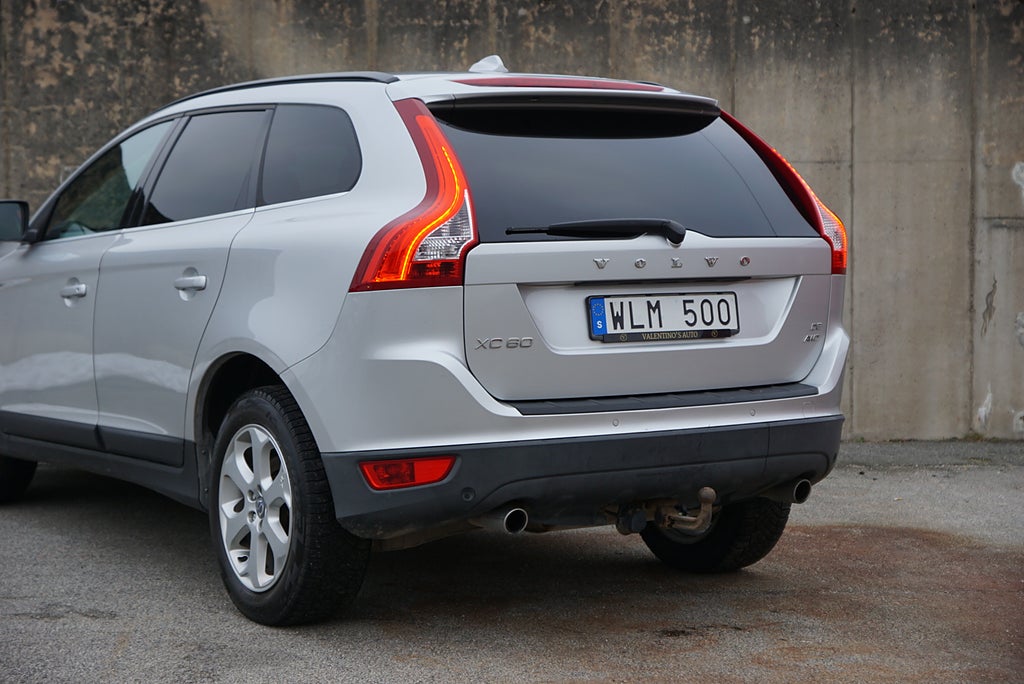 Volvo XC60 D5 AWD Geartronic|Drag|Kupevärmare|PDC|