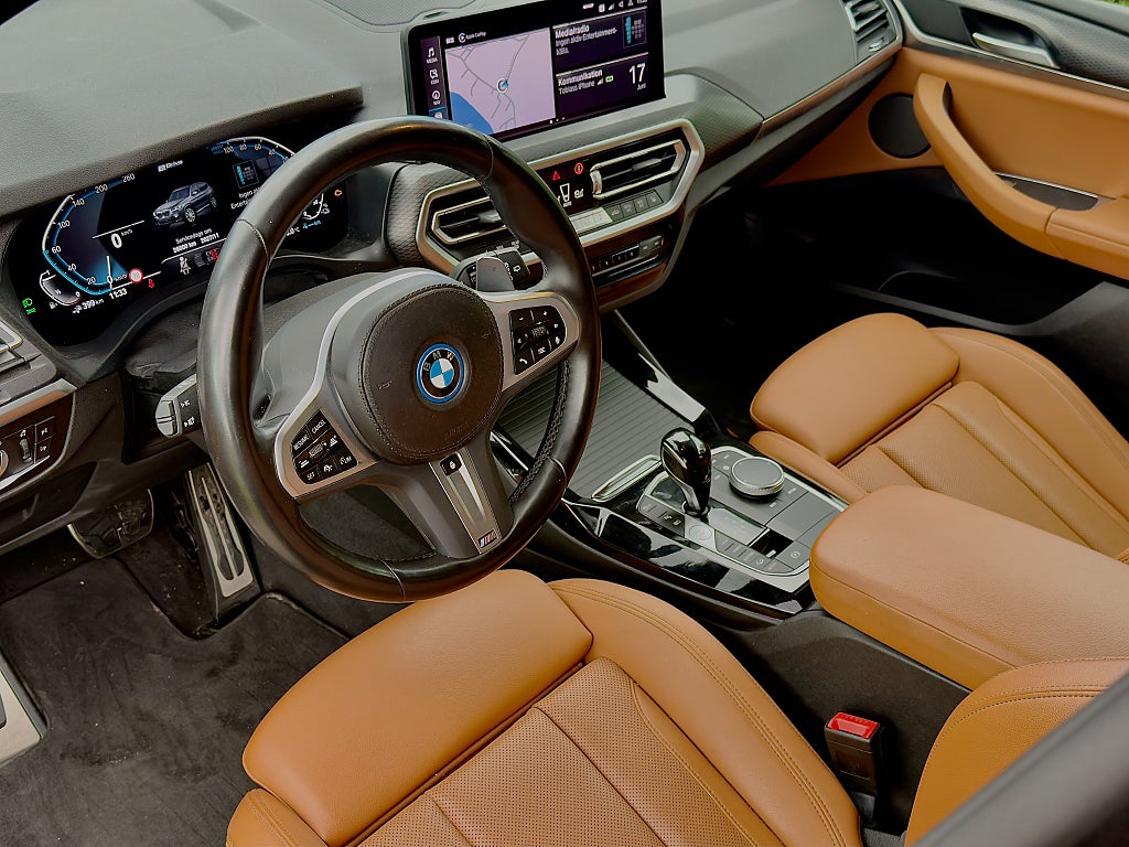BMW X3 xDrive30e M Sport|Drag|Värmare|CarPlay|B-kamera|Cockpit