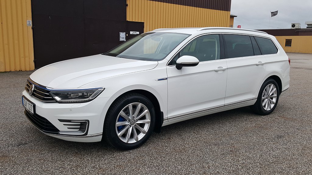 Volkswagen Passat GTE 218hk Executive Plugin Hybrid Cockpit 