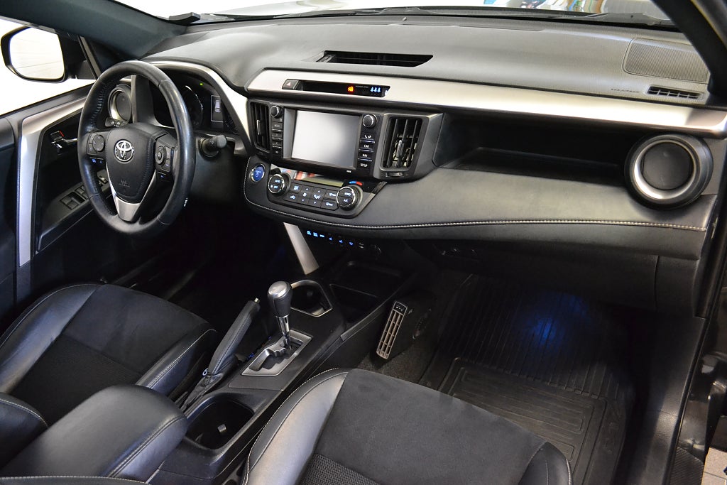 Toyota RAV4 Hybrid 2.5 Dual VVT-i AWD-i E-CVT X-Edition Drag M-Värm 2018