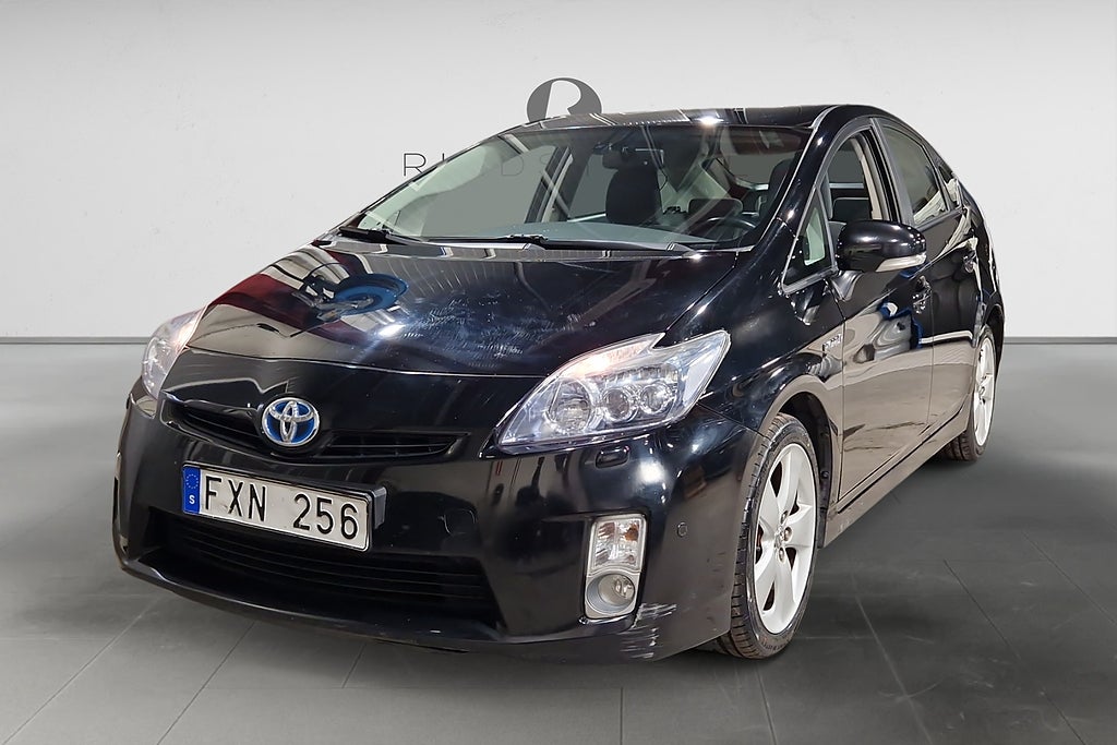 Toyota Prius Hybrid 136 HK AUT NAVI BACKKAMERA 14800MIL NYBES 17" 