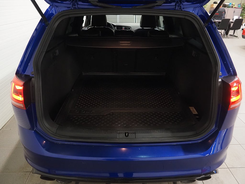 Volkswagen Golf SC R 2.0 TSI 300hk 4M |Dynaudio|Läder|Backkamera| 2017