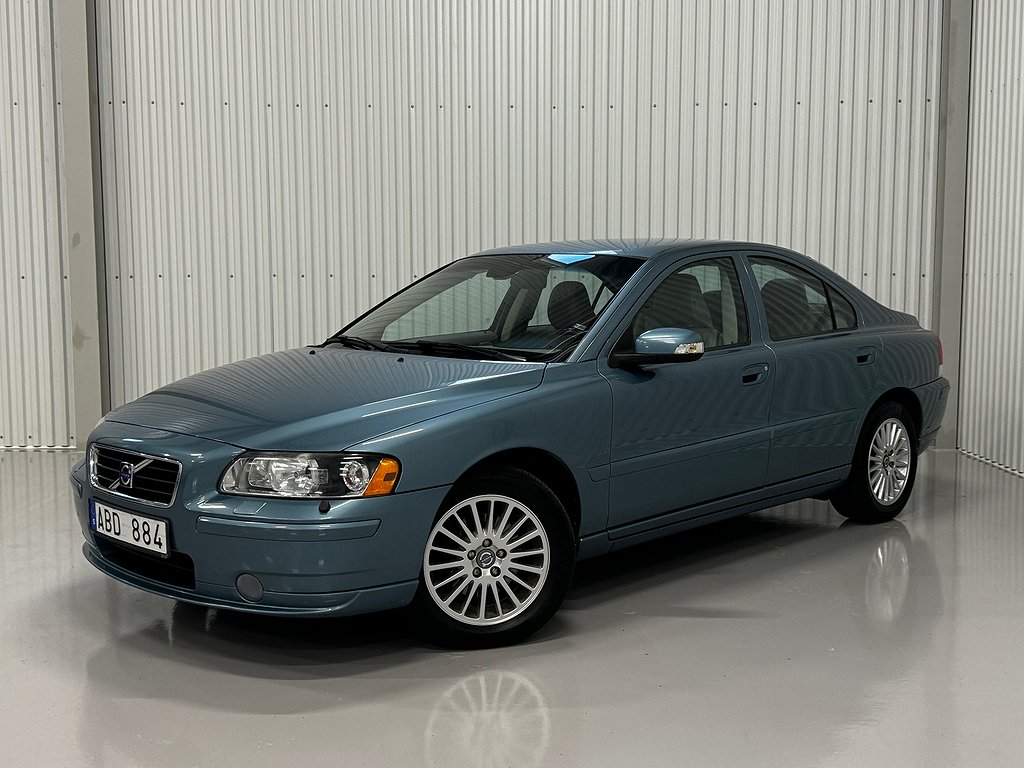 Volvo S60 2.4 Momentum |Elstol |PDC |Läder |Ny kamrem |3.95%