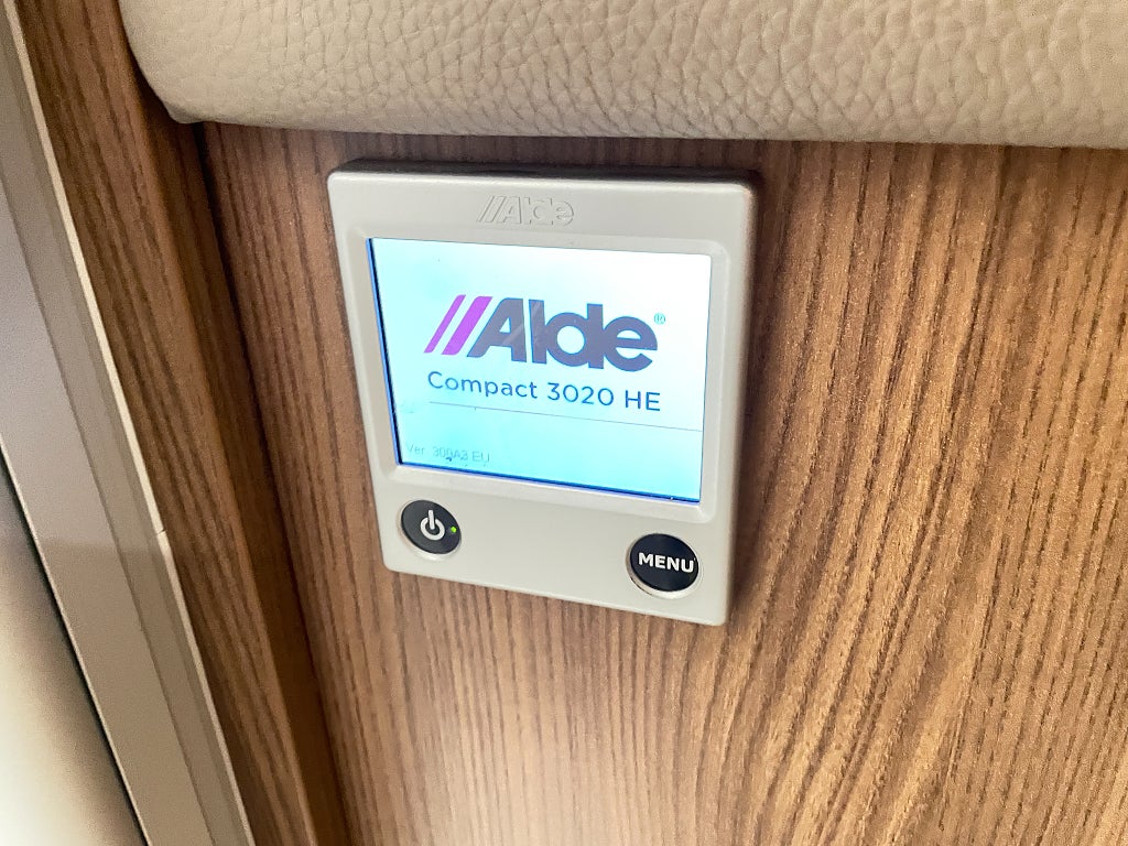 Bürstner Argos 747 /ALDE / Hyd-stöd / AC / Drag / Litium / Inverter / Aut - Bürstner