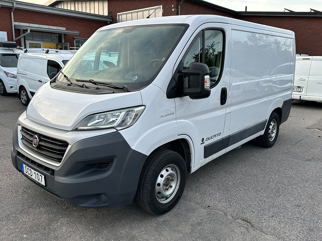Fiat Ducato Van 2.3 Multijet 130 hk / Bakgavellyft