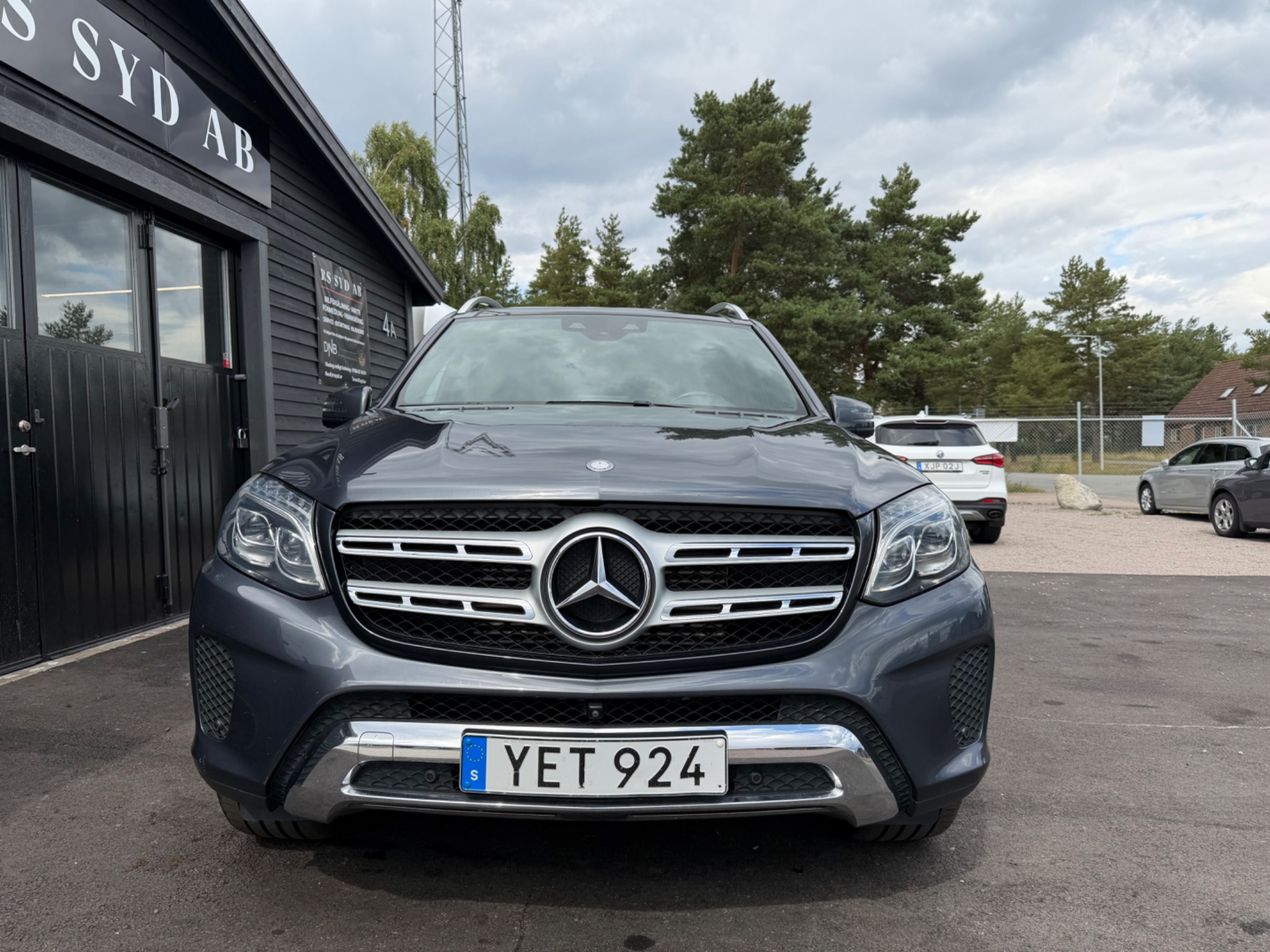 Mercedes-Benz GLS 2016, photo 3/45