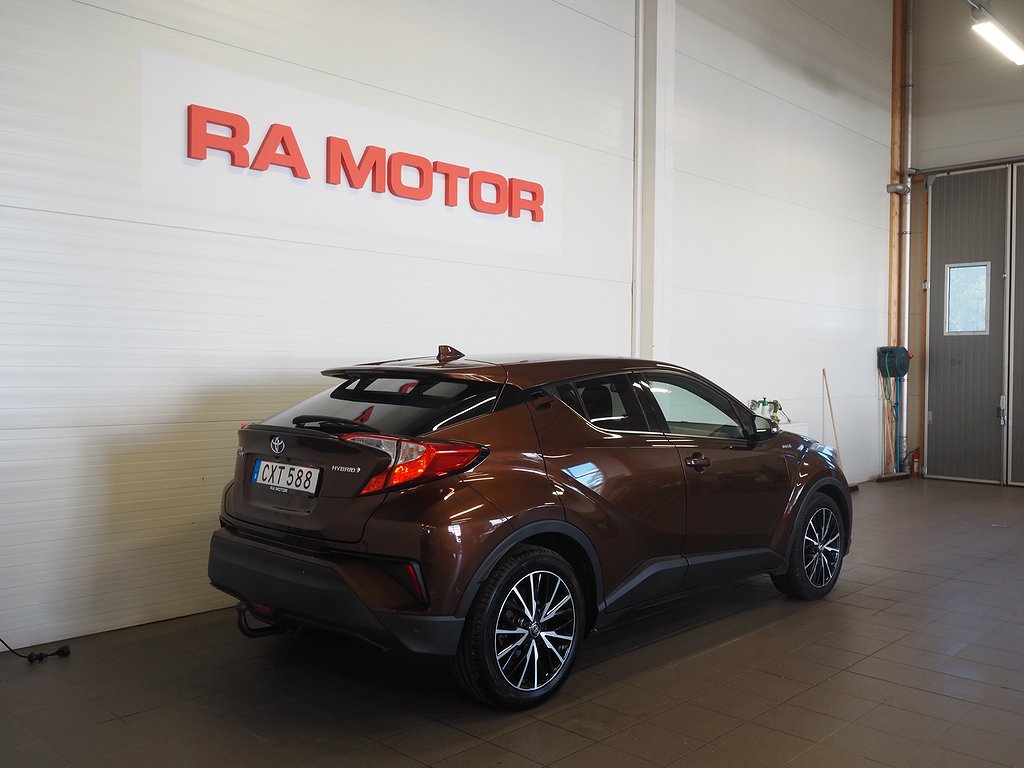 Toyota C-HR Hybrid CVT Executive Drag M-Värm JBL Kamera 2017