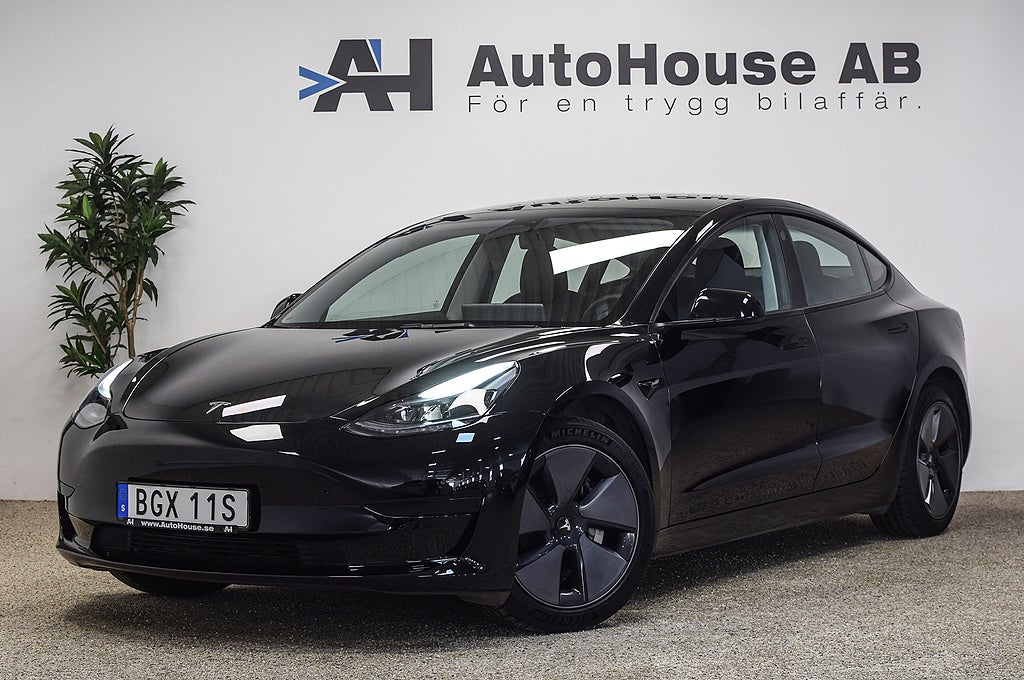 Tesla Model 3 Standard Range Nybilsgaranti Moms Svensksåld
